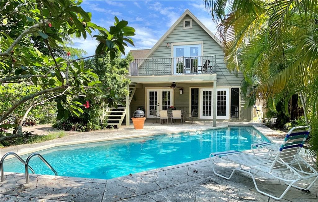 774 109th AVE N NAPLES, FL 34108