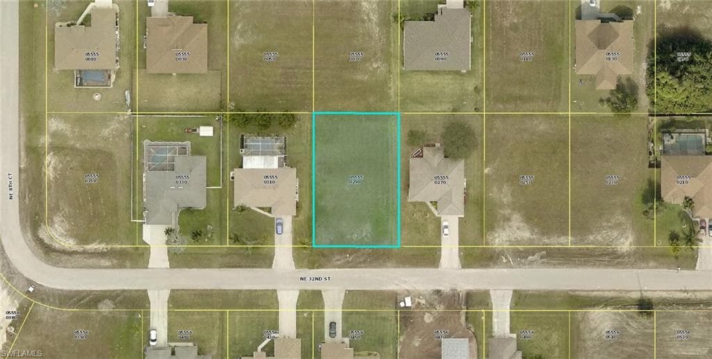 905 NE 32nd ST CAPE CORAL, FL 33909