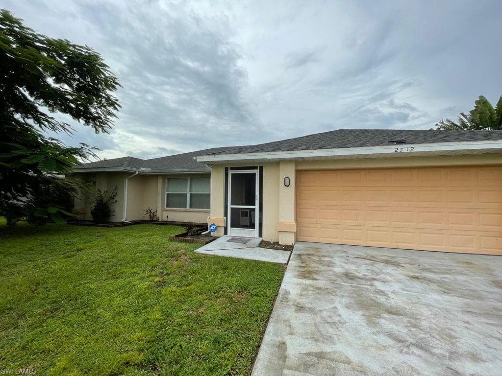 2512 6th ST W LEHIGH ACRES, FL 33971