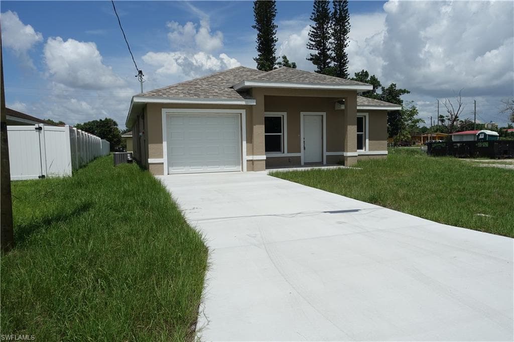 2090 Fountain ST FORT MYERS, FL 33916