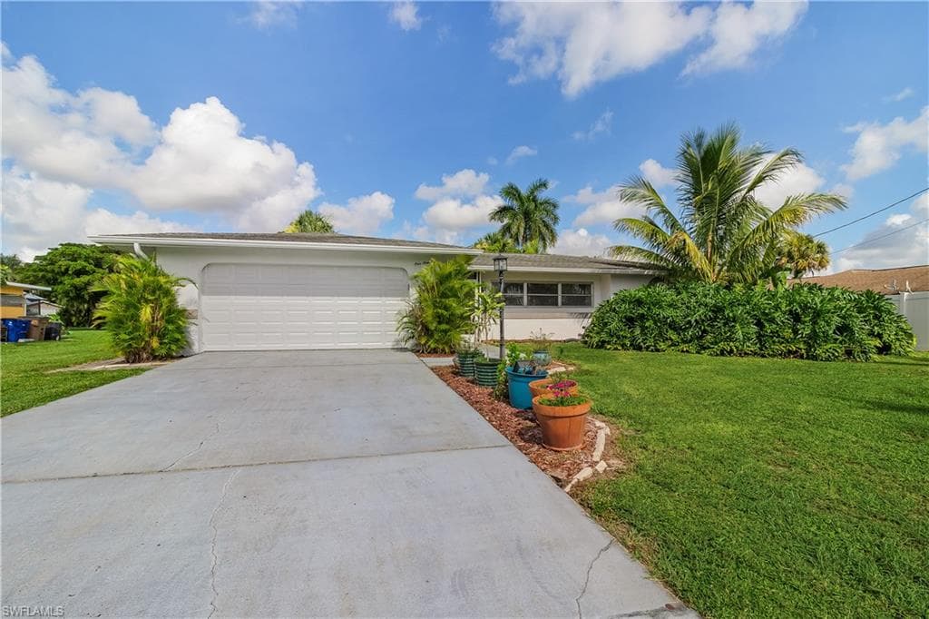 100 Maple AVE S LEHIGH ACRES, FL 33936