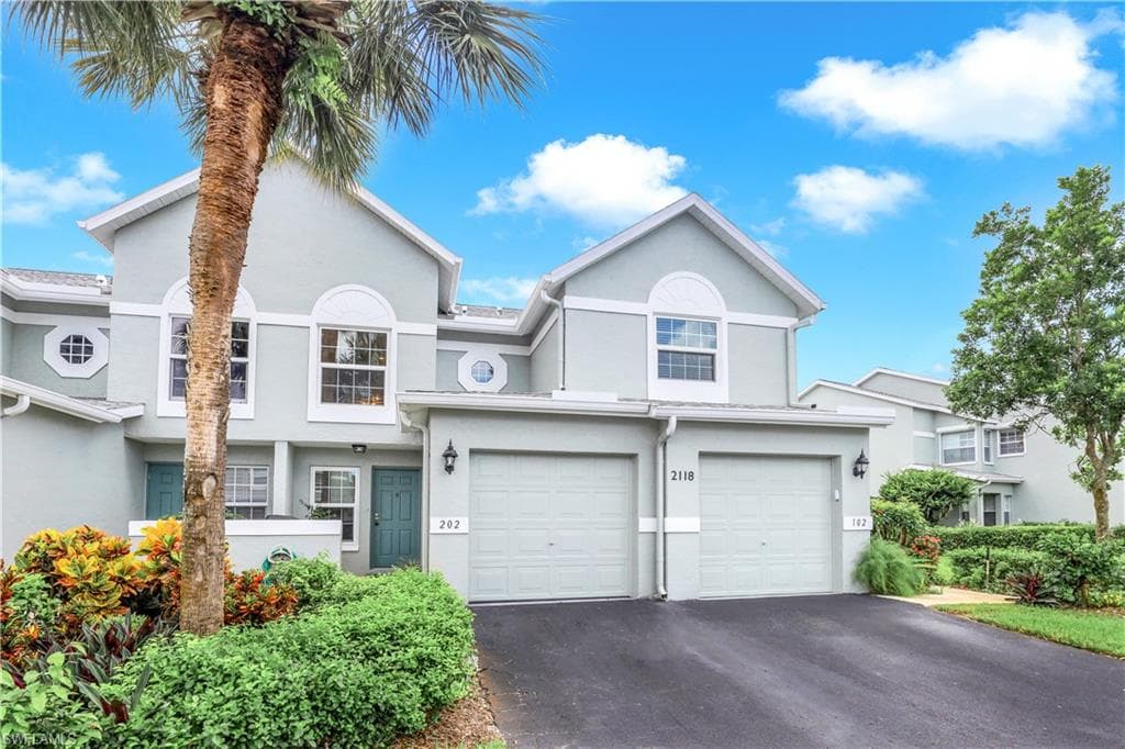 2118 Tama CIR 202 NAPLES, FL 34112