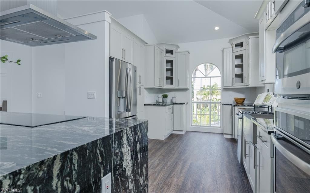 11831 Isle Of Palms DR FORT MYERS BEACH, FL 33931