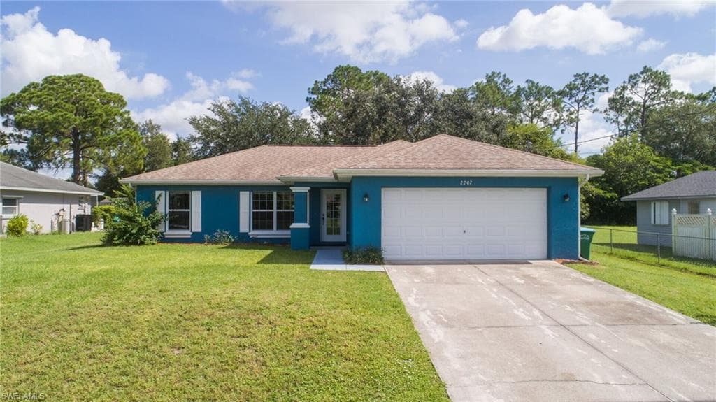 2207 NE 28th ST CAPE CORAL, FL 33909