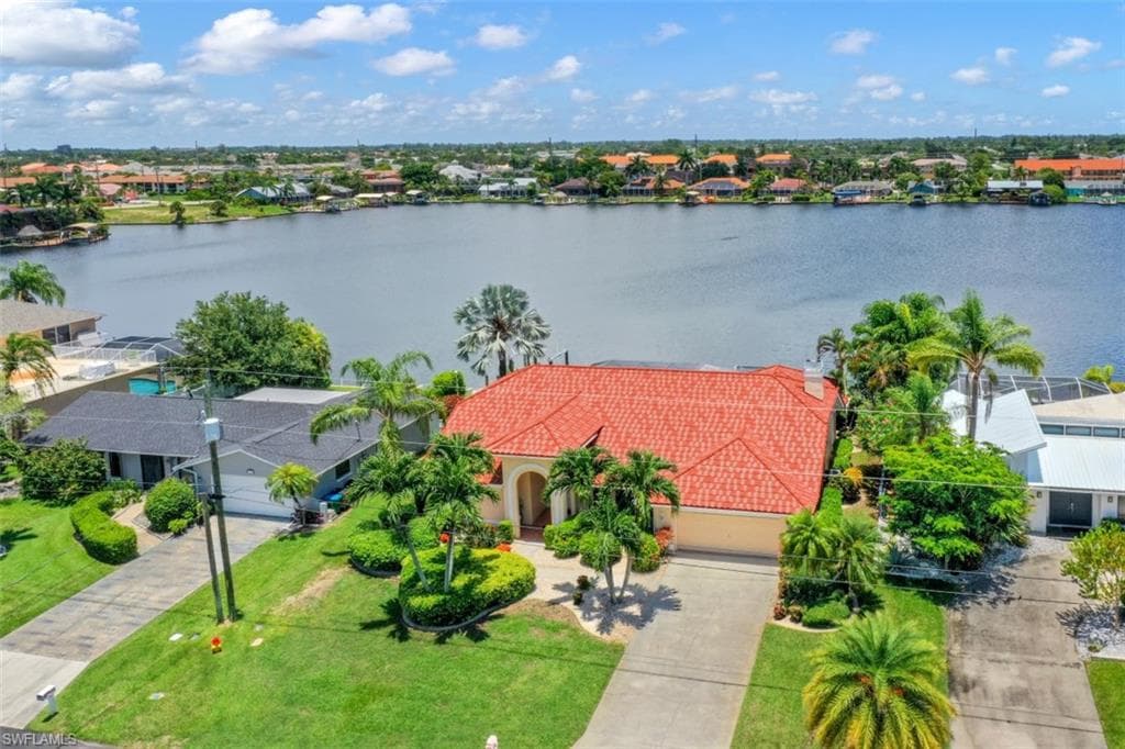 625 SW 49th LN CAPE CORAL, FL 33914