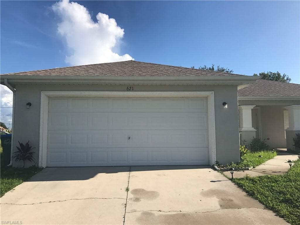 621 11th ST CAPE CORAL, FL 33993