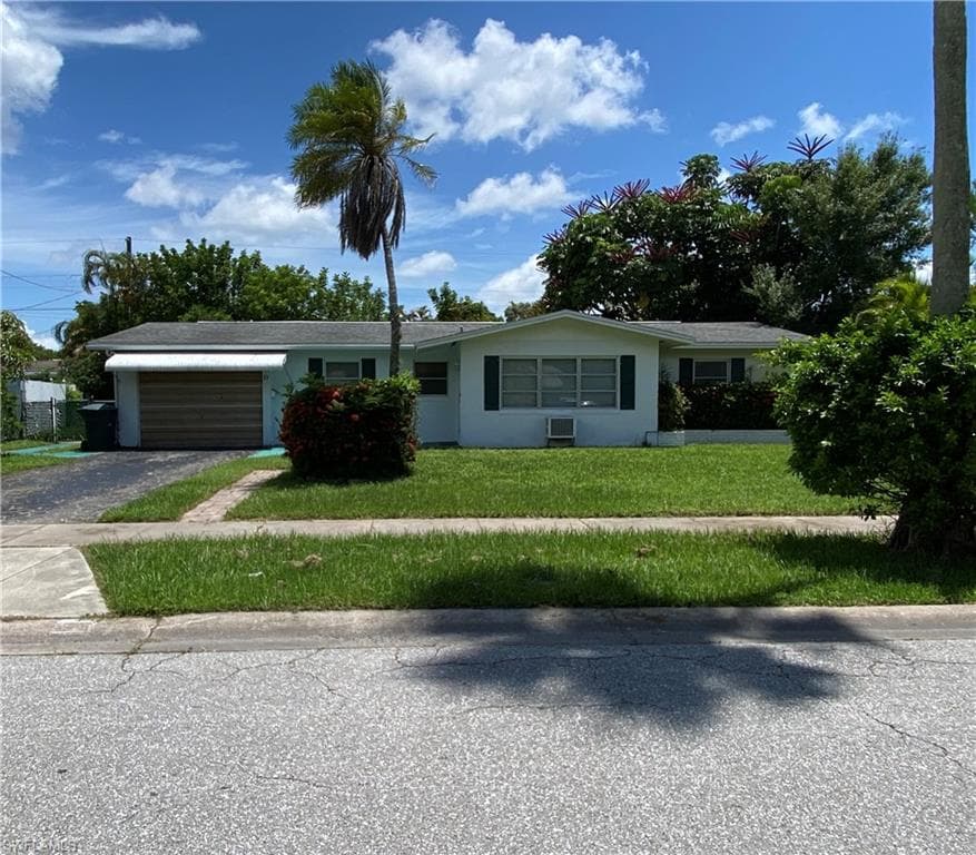 33 Broadway CIR FORT MYERS, FL 33901