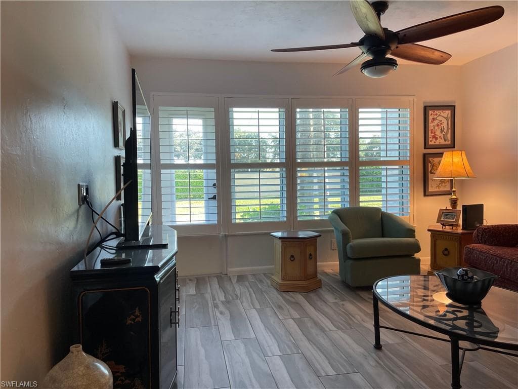 4053 Northlight DR 1813 NAPLES, FL 34112