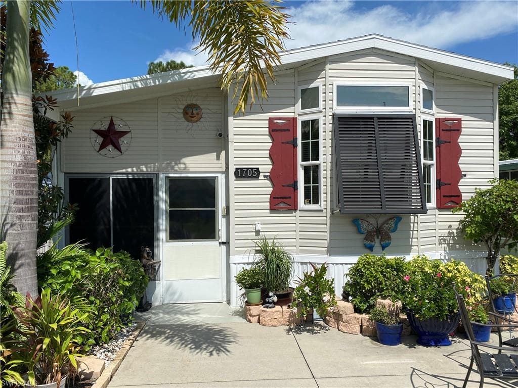 1705 E Manatee LOOP PUNTA GORDA, FL 33950