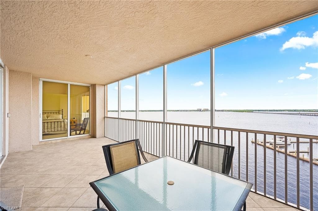 2104 1st ST 902 FORT MYERS, FL 33901