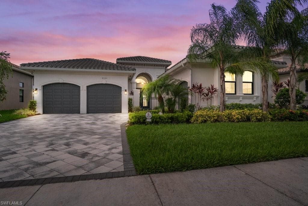 4580 Azalea DR NAPLES, FL 34119