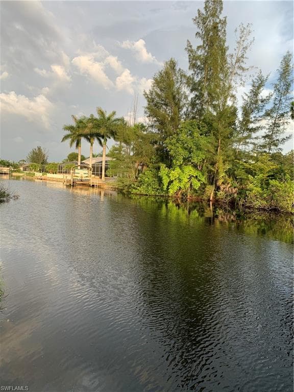 1804 SW 40th TER CAPE CORAL, FL 33914