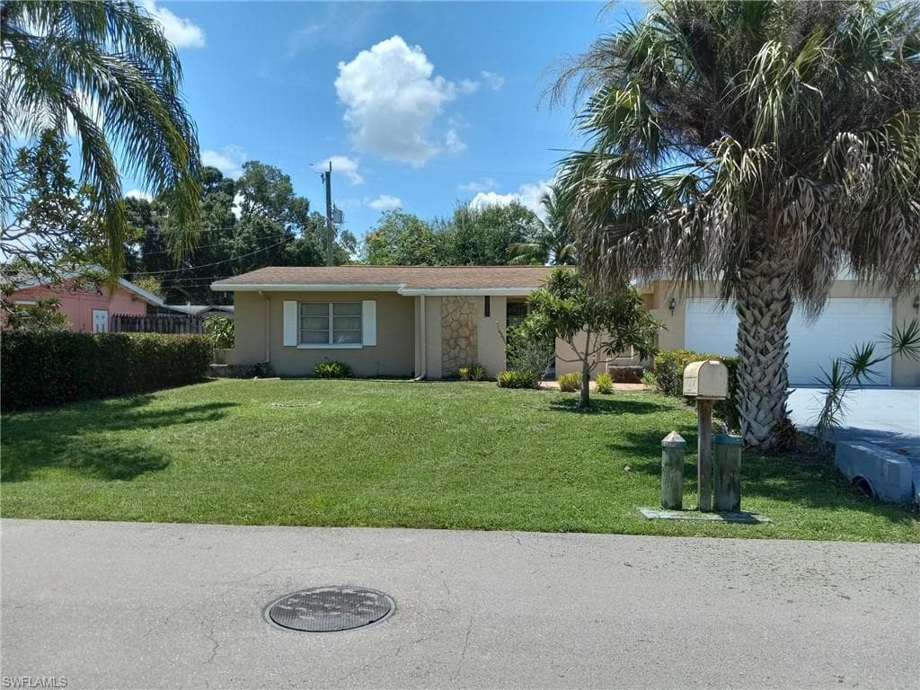 1424 Collins RD FORT MYERS, FL 33919