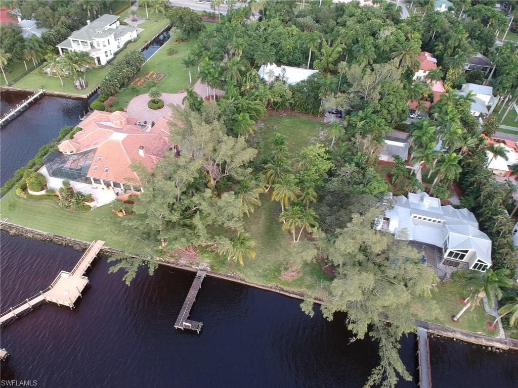 2626 Shriver DR FORT MYERS, FL 33901