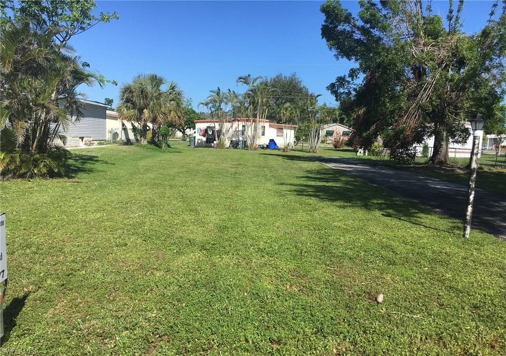 171 Pine Key LN NAPLES, FL 34114