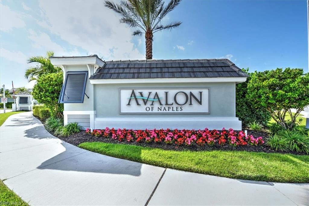 6972 Avalon CIR 1005 NAPLES, FL 34112