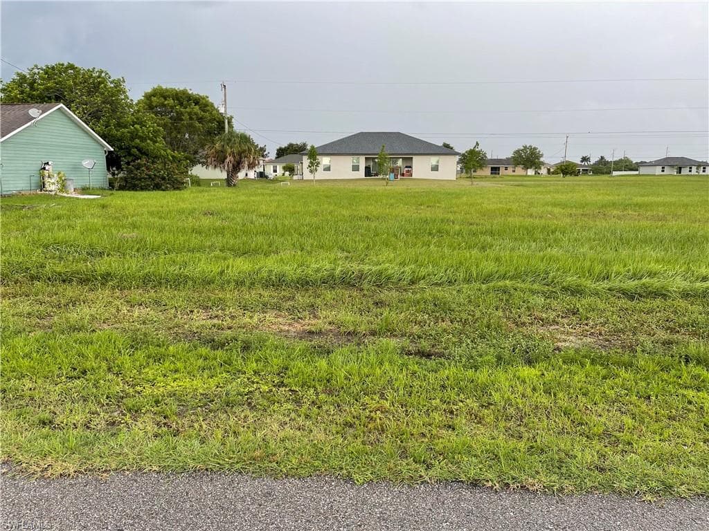 2809 NE 4th AVE CAPE CORAL, FL 33909