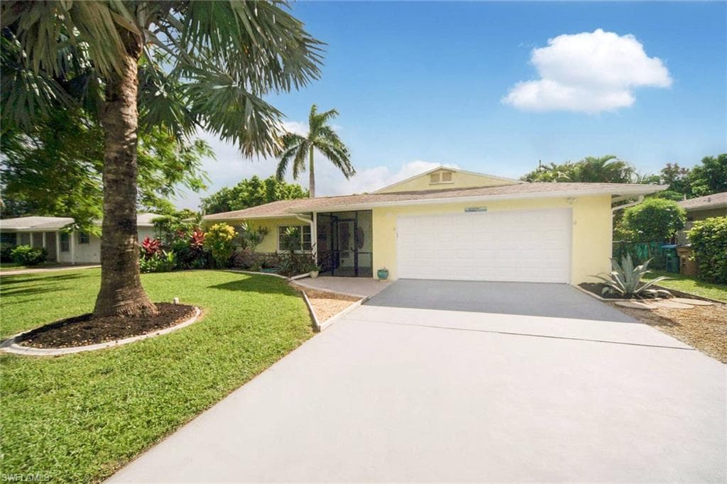5217 Elm CT CAPE CORAL, FL 33904