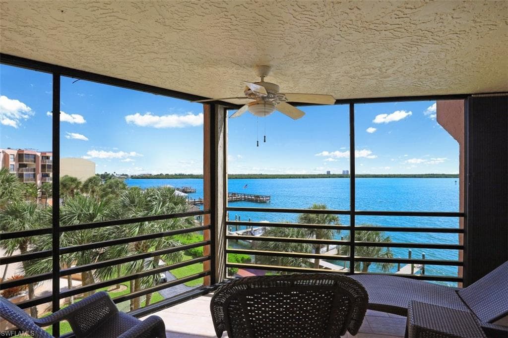 1085 Bald Eagle DR E403 MARCO ISLAND, FL 34145