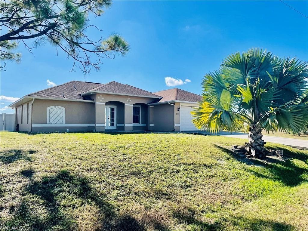 2905 19th ST SW LEHIGH ACRES, FL 33976