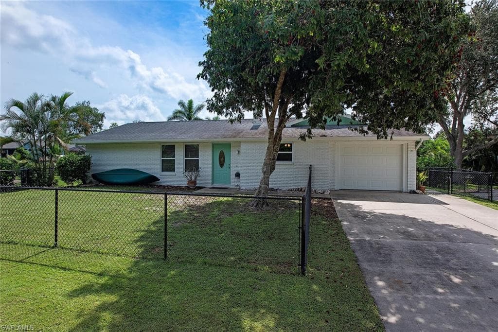 27244 Barbarosa ST BONITA SPRINGS, FL 34135