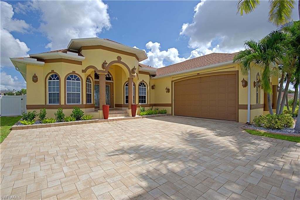 113 SE 28th TER CAPE CORAL, FL 33904