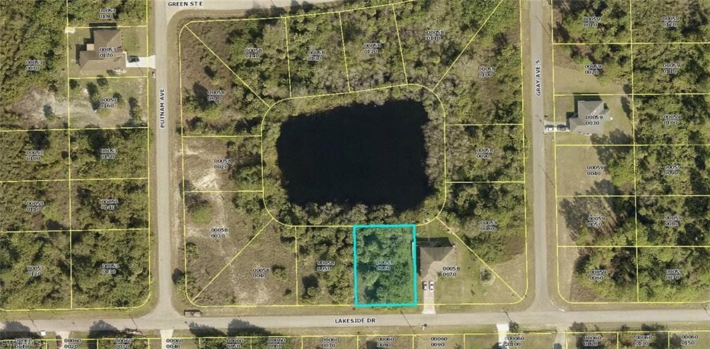 929 Lakeside DR LEHIGH ACRES, FL 33974