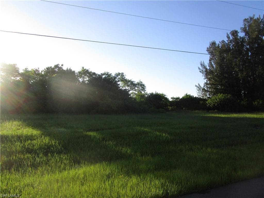 625 SW 18th CT CAPE CORAL, FL 33991