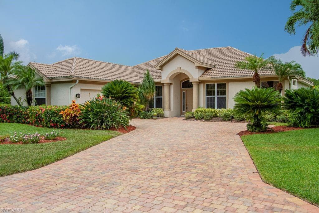 8176 Lowbank DR NAPLES, FL 34109