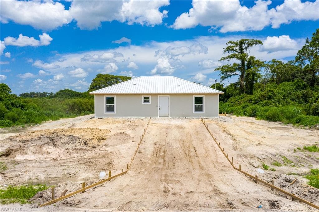 7085 Brazil CIR LABELLE, FL 33935