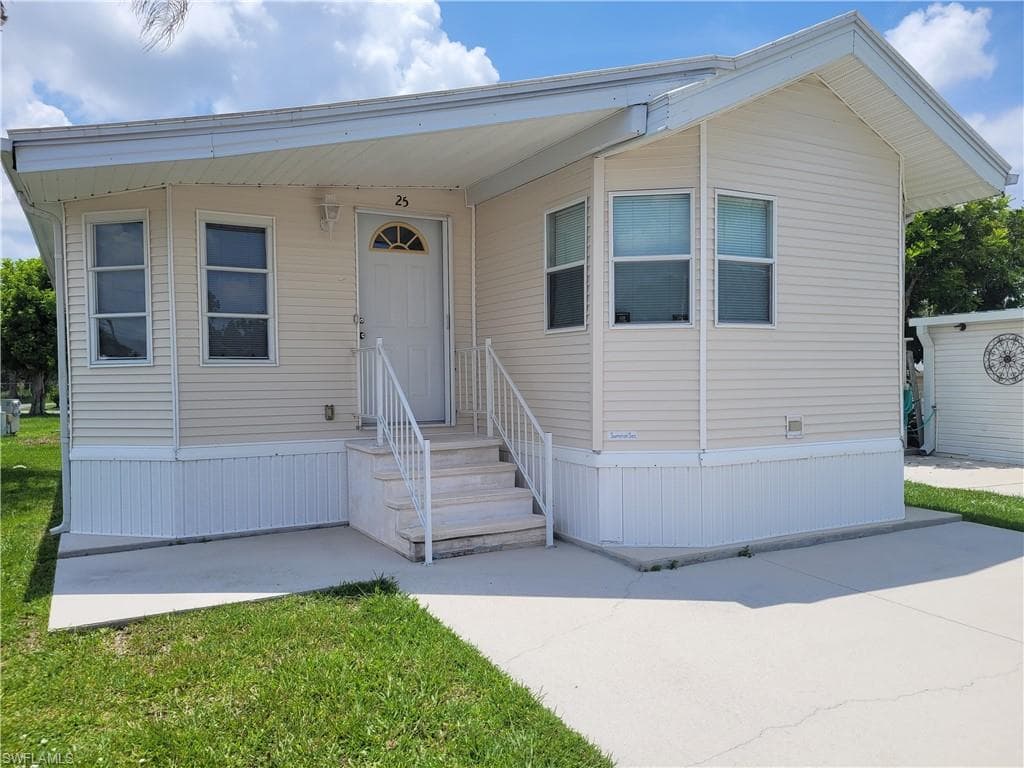 25 Garnet DR 25-G NAPLES, FL 34114