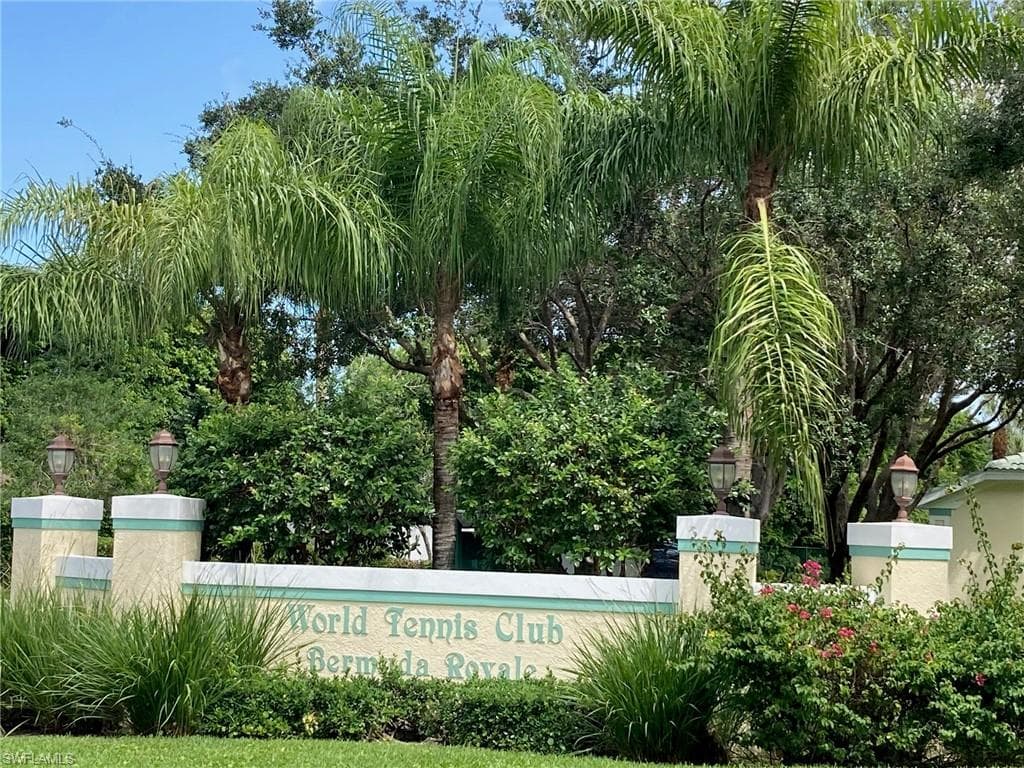 3275 Jessica LN 4-103 NAPLES, FL 34105