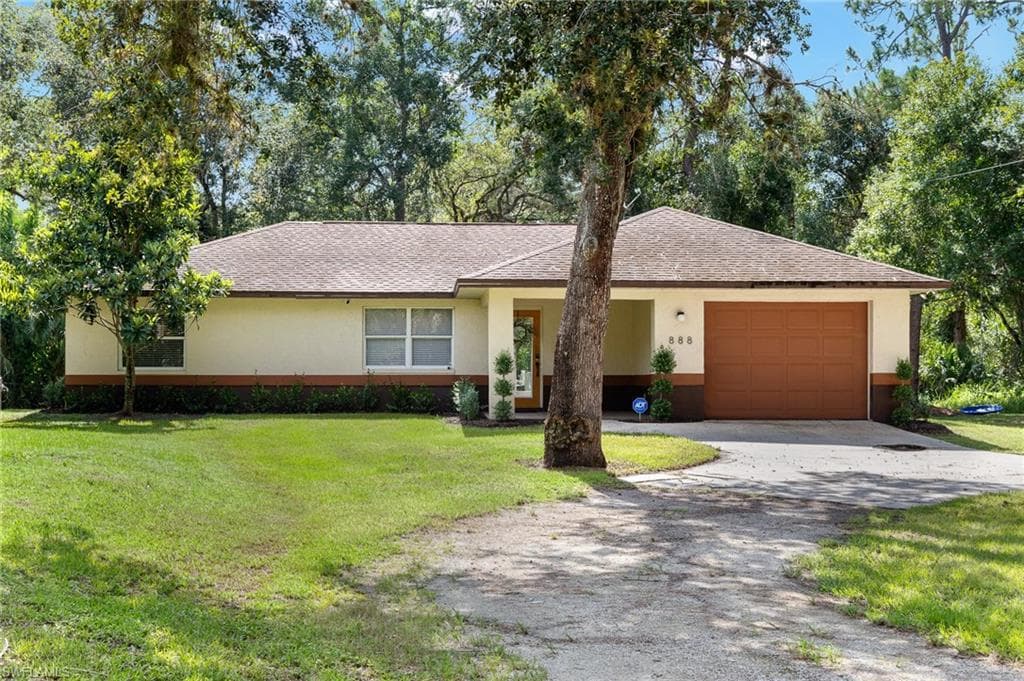 888 Live Oak LN LABELLE, FL 33935