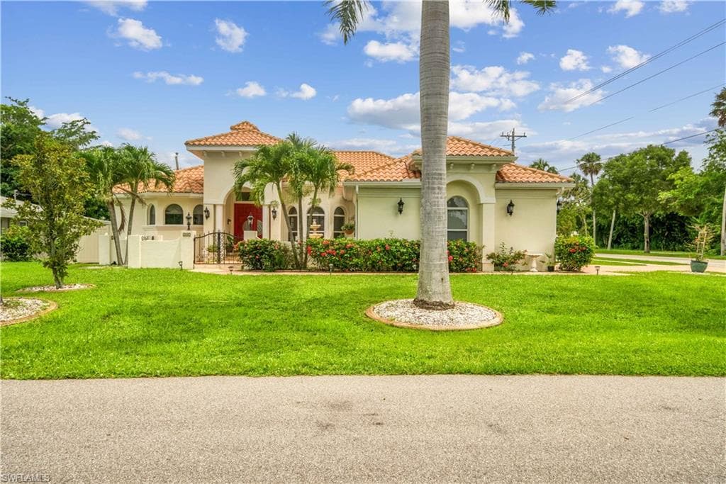 247 SE 45th ST CAPE CORAL, FL 33904