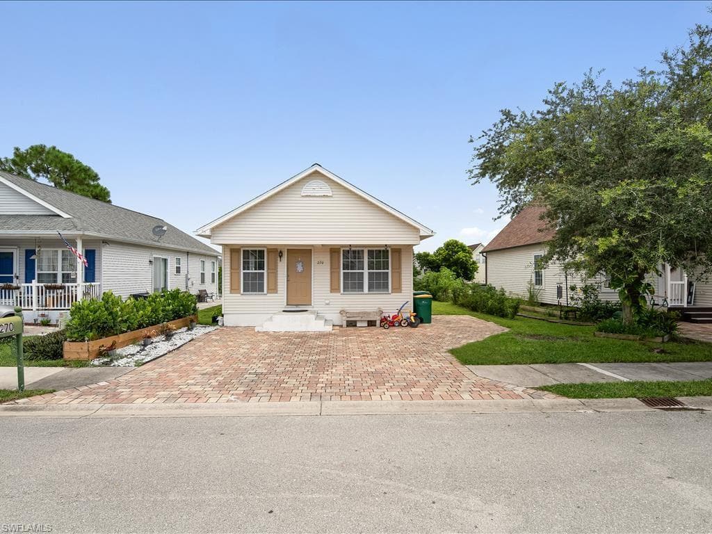 270 Leawood CIR NAPLES, FL 34104