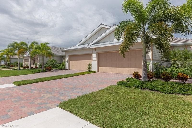 14727 Edgewater CIR NAPLES, FL 34114