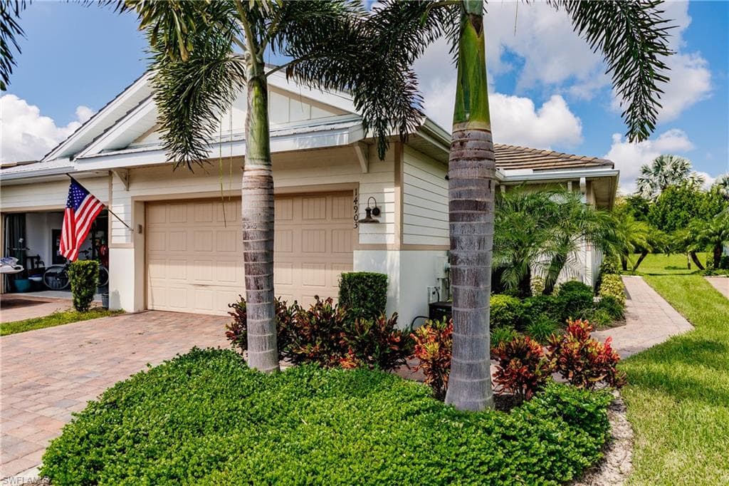 14903 Edgewater CIR NAPLES, FL 34114