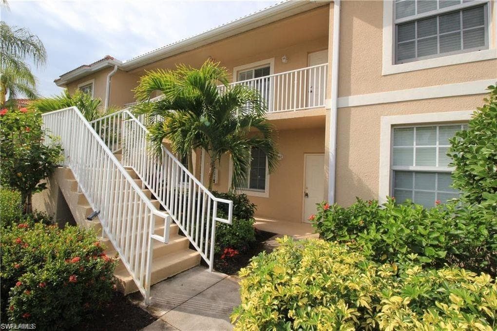 2825 Cypress Trace CIR 3-201 NAPLES, FL 34119
