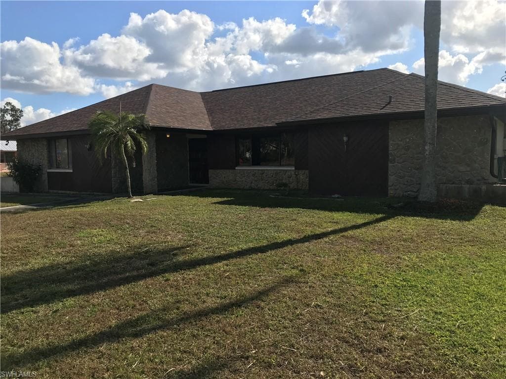 325 Greenwood AVE LEHIGH ACRES, FL 33936