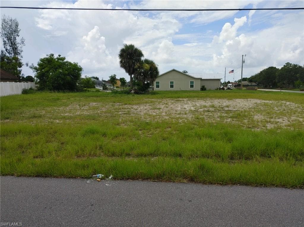 1516 SW 32nd TER CAPE CORAL, FL 33914