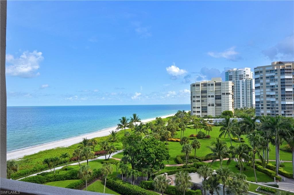 4005 Gulf Shore BLVD N 703 NAPLES, FL 34103