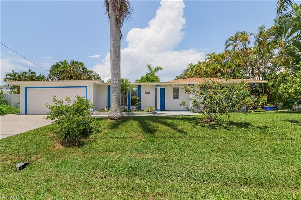 5122 York CT CAPE CORAL, FL 33904