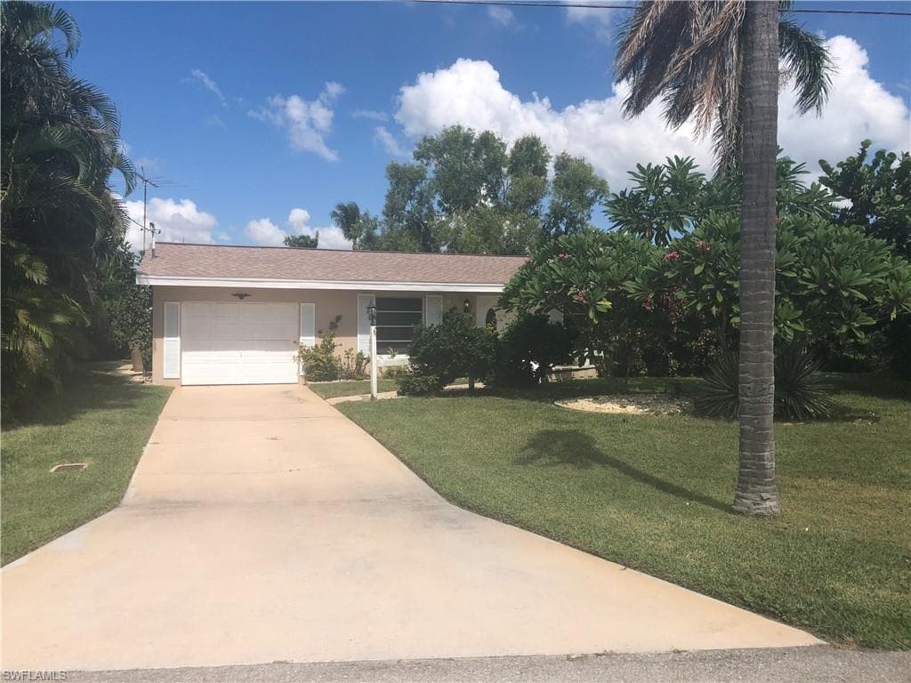 1121 SE 38th ST CAPE CORAL, FL 33904