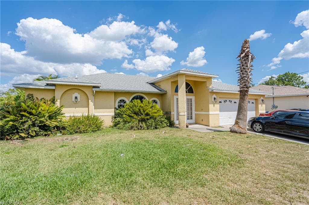 519 Parker AVE S LEHIGH ACRES, FL 33974