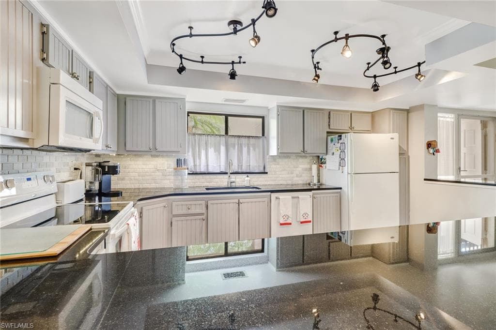 4575 Trawler CT 106 FORT MYERS, FL 33919