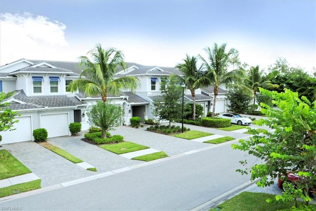 6980 Avalon CIR 1102 NAPLES, FL 34112
