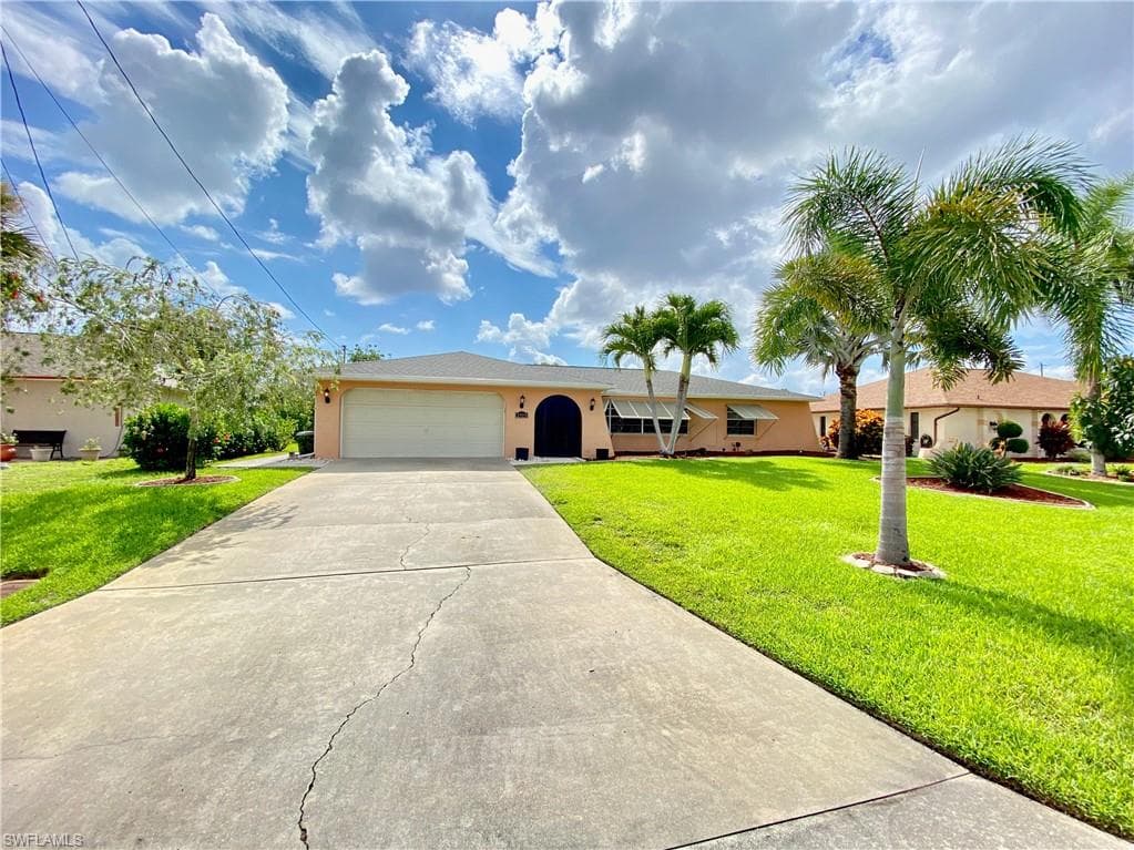 3919 SE 10th PL CAPE CORAL, FL 33904