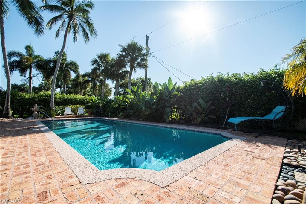 80 Cypress Point DR NAPLES, FL 34105