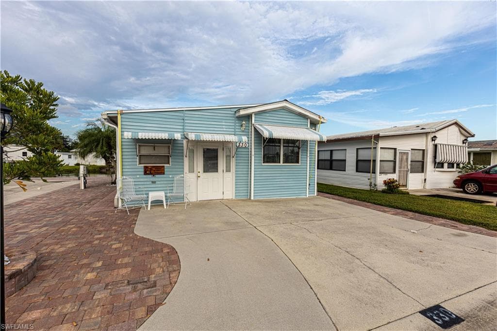 330 Imperial Wildern BLVD 330 NAPLES, FL 34114