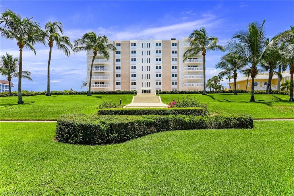 1325 7th ST S 3D NAPLES, FL 34102